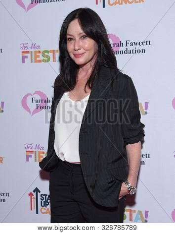 LOS ANGELES - SEP 06:  Shannen Doherty arrives for the Farrah Fawcett Foundation's 