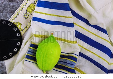 Traditional Symbols Jewish Festival Of Sukkot Etrog, Lulav, Hadas, Arava Praying Book Kippah Tallit 