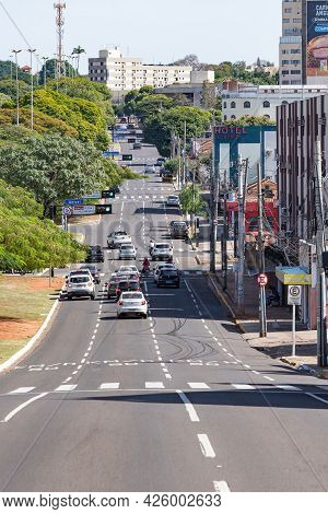 Campo Grande - Ms, Brazil - July 4, 2021: View Of Afonso Pena Avenue Next To The Corner With Preside