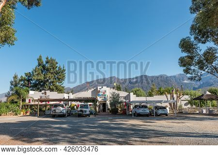 De Doorns, South Africa - April 20, 2021: View Of Die Veldskoen Road Stall On Road N1 Near De Doorns