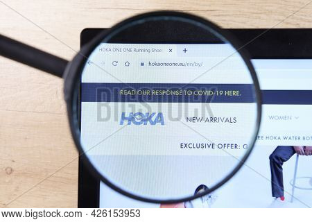 Richmond, Virginia, Usa - 7 January 2021: Editorial Of Hoka Website Homepage. Hoka Logo Visible On D