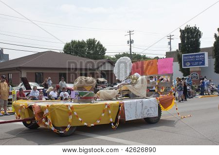 Get Cheezy Float In Parade