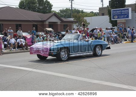Corvette 427 Convertible In Parade