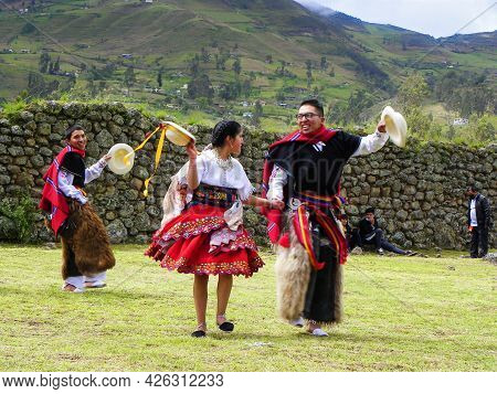 Chobshi, Azuay, Ecuador - June 20, 2021: Celebration Inti Raymi At Chobshi Archaeological Site. Grou