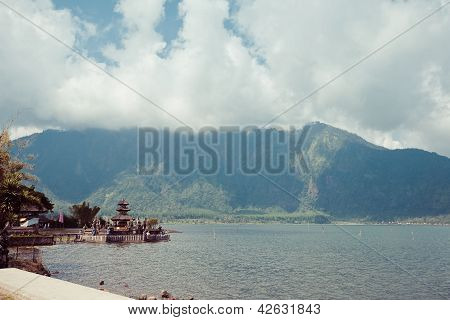 Templo de Ulun Danu, Beratan