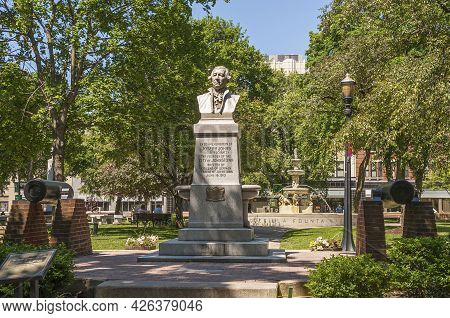 Johnstown, Pa, Usa - June 11, 2008: Joseph Johns Statue In Central Park With 2 Cannons Up Front And 