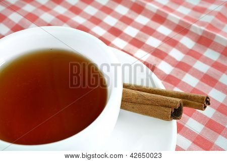 Chá de ervas com canela