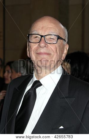 LOS ANGELES - helmikuu 24: Rupert Murdock saapuu kahdeksaskymmenesviides Academy Awards Oscar esitettävänään th