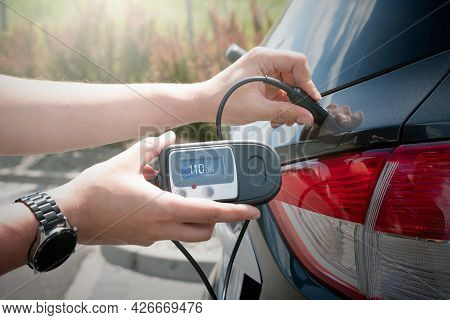 Measuring Thickness Of The Car Paint Coating With Paint Thickness Gauge
