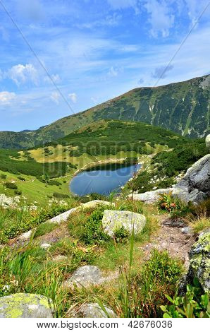 Horské jezero v západních Tatrách na Slovensku