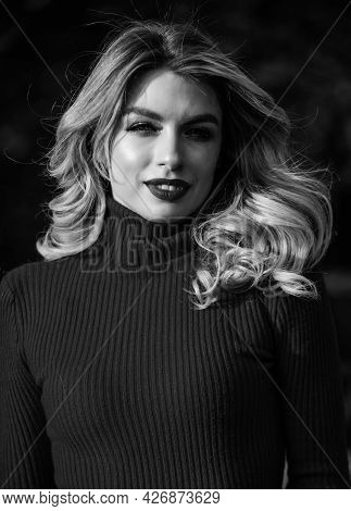 Autumn Beauty. Haidresser And Makeup. Fall Fashion Season. Girl Long Blond Hair. Girl Red Lipstick I