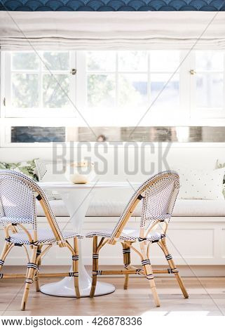 Bright white dinette house decor