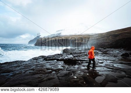 Stormy waves hitting the cliffs at MÃ¸lin beach in Streymoy island, Faroe Islands