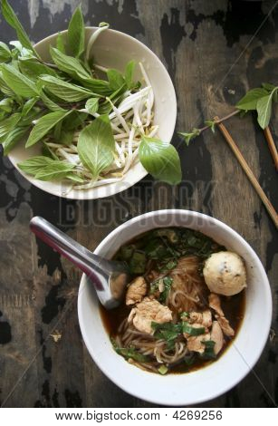 Maiale Noodle Soup