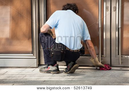 Worker Wiping