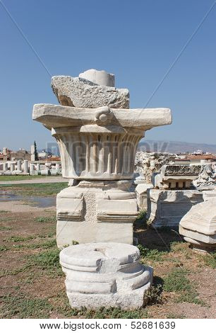 Agora Column (original  Capital)