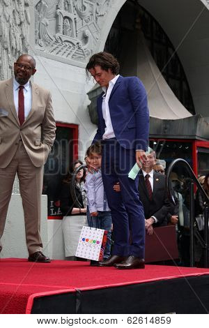 LOS ANGELES - APR 2:  Orlando Bloom, Flynn Bloom at the Orlando Bloom Hollywood Walk of Fame Star Ceremony at TCL Chinese Theater on April 2, 2014 in Los Angeles, CA
