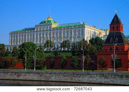 Moscow Kremlin Palace And Taynitskaya Tower
