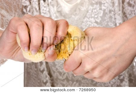Sponge Squeezing