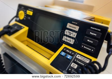 Defibrillator