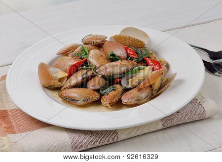 Stir Fried Clams With Basil