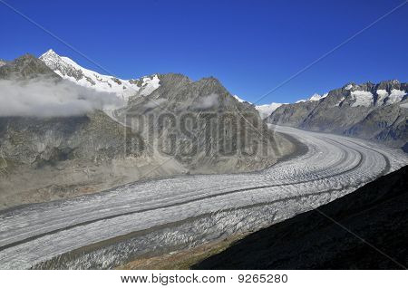 Glaciar de Aletsch poderoso