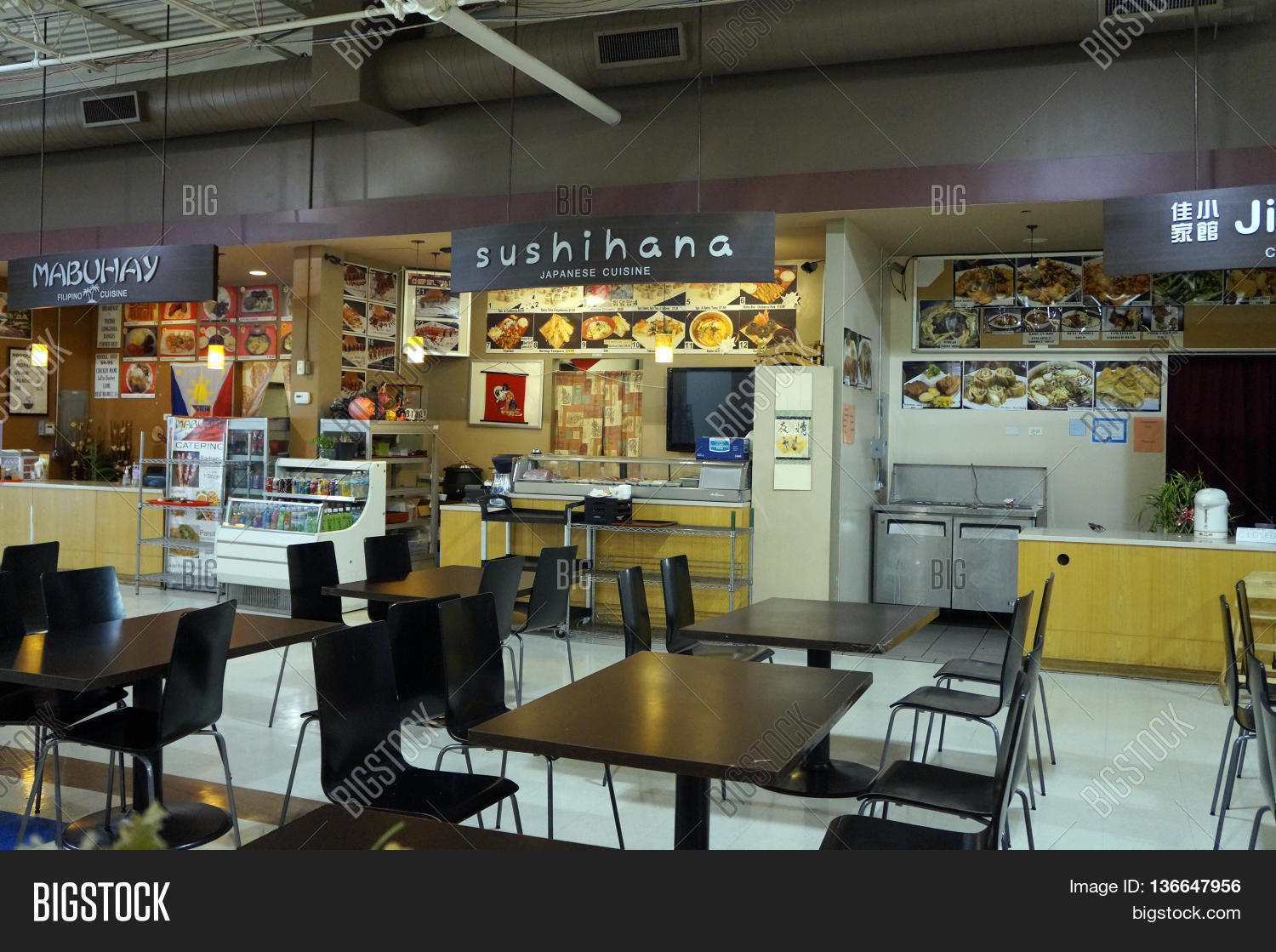 NAPERVILLE, ILLINOIS Image & Photo (Free Trial) Bigstock