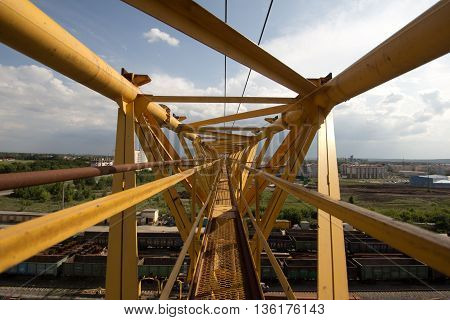 Railway assembly procces with cranes and chains