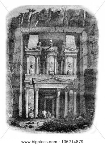 View Pharaoh Kasr, a Petra, vintage engraved illustration. Magasin Pittoresque 1836.