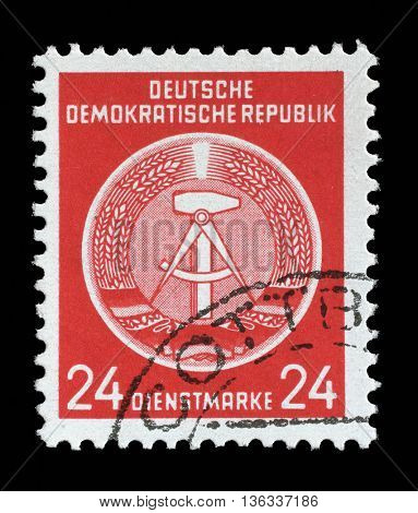 ZAGREB, CROATIA - SEPTEMBER 05: A Stamp printed in GDR (German Democratic Republic - East Germany) shows DDR national coat of arms, circa 1952, on September 05, 2014, Zagreb, Croatia