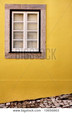 Simples exibição de uma janela em Lisboa, Sintra