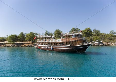 Yacht nella baia di paradiso