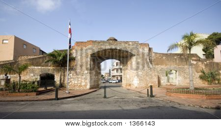 Vlastenecké Park se sochou Santo Domingo