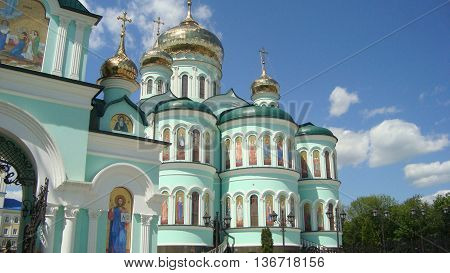 The city of Chernovtsy in Ukraine architecture and sights