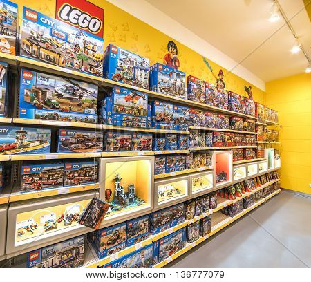 KUALA LUMPUR MALAYSIA - MAY 30 2016: Shop at the Setia City Mall Setia Alam.