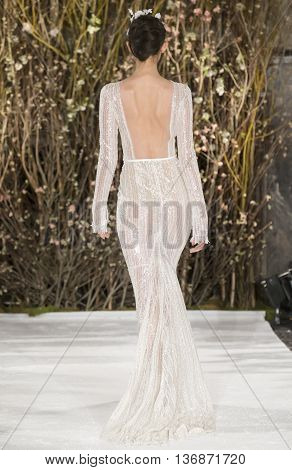 Mira Zwillinger - Bridal Spring/summer 2017 Runway Show