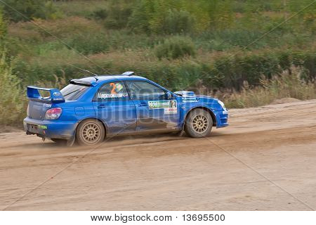 Rostov, Rusko - září 05: Uriy Volkov řídí auto Subaru Impreza během Rostov Velikiy Rusko