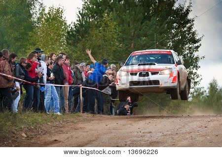 Rostov, Rusko - září 05: Uriy Volkov řídí auto Subaru Impreza během Rostov Velikiy Rusko