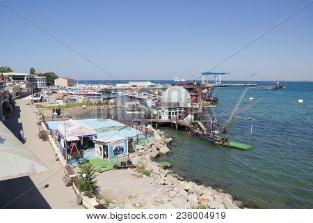 Anapa, Russia- August 5, 2017:view Of The Bay In The City Of Anapa. Anapa Is A Resort City In The Kr