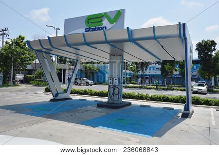 Samut Sakorn Thailand April 14, 2018 :  Electric Vehicle Charger In Ptt Thailand Public Company Limi