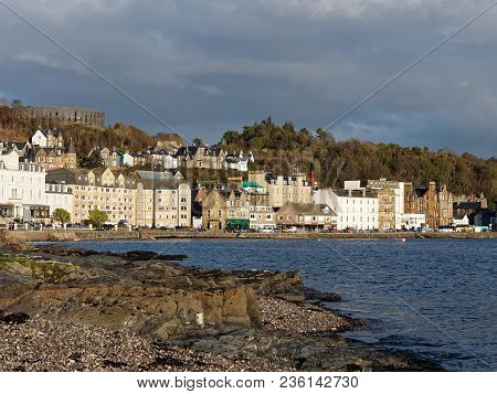 Oban, Scotland,may-7,2015, View Of The Harbor Town Of Oban, In Argyll And Bute, Known As The Seafood