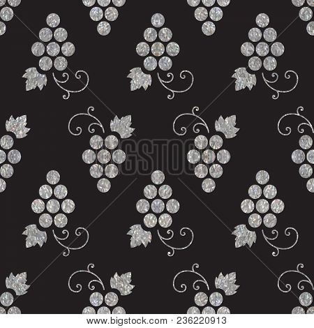 Silwer Textured Seamless Pattern Of Grapes On Black Background. Vintage Design For Paper Packaging, 