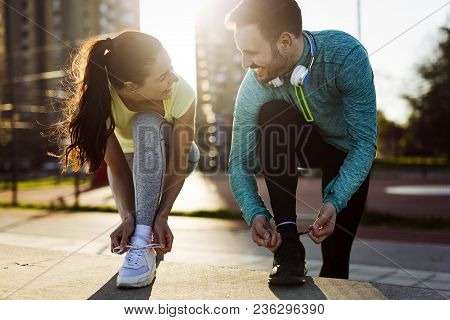 Happy Friends Fitness Training Together Outdoors Living Active Healthy Lifestyle