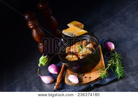 Eggplant Casserole - (melitzanes Me Kreas Sti Katsarola)