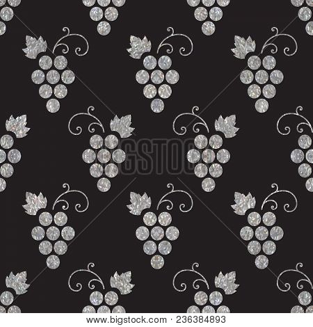Silwer Textured Seamless Pattern Of Grapes On Black Background. Vintage Design For Paper Packaging, 
