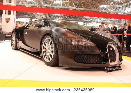 Birmingham - October 10, 2012: Bugatti Veyron Car At The Top Gear Car Exhibition In Birmingham, Uk.