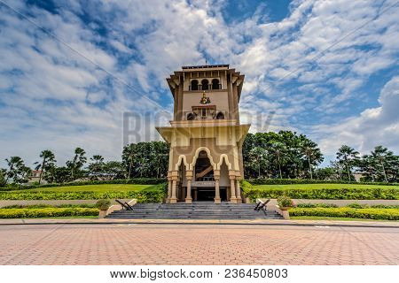 Johor Bahru, Malaysia - August 3Rd , 2017 :kota Iskandar Main Building. Kota Iskandar Is An Administ