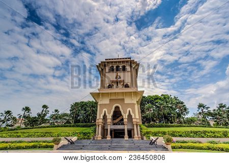 Johor Bahru, Malaysia - August 3Rd , 2017 :kota Iskandar Main Building. Kota Iskandar Is An Administ