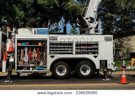 Climbing Vehicle For Industrial And Rescue Application