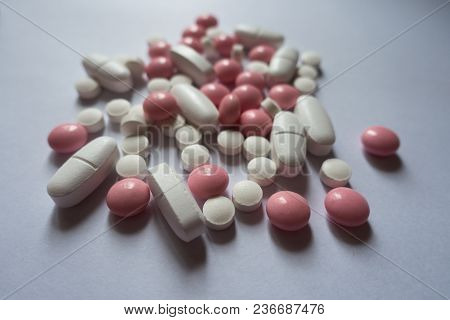 Vitamin K2, Calcium Citrate And Xylitol Pills